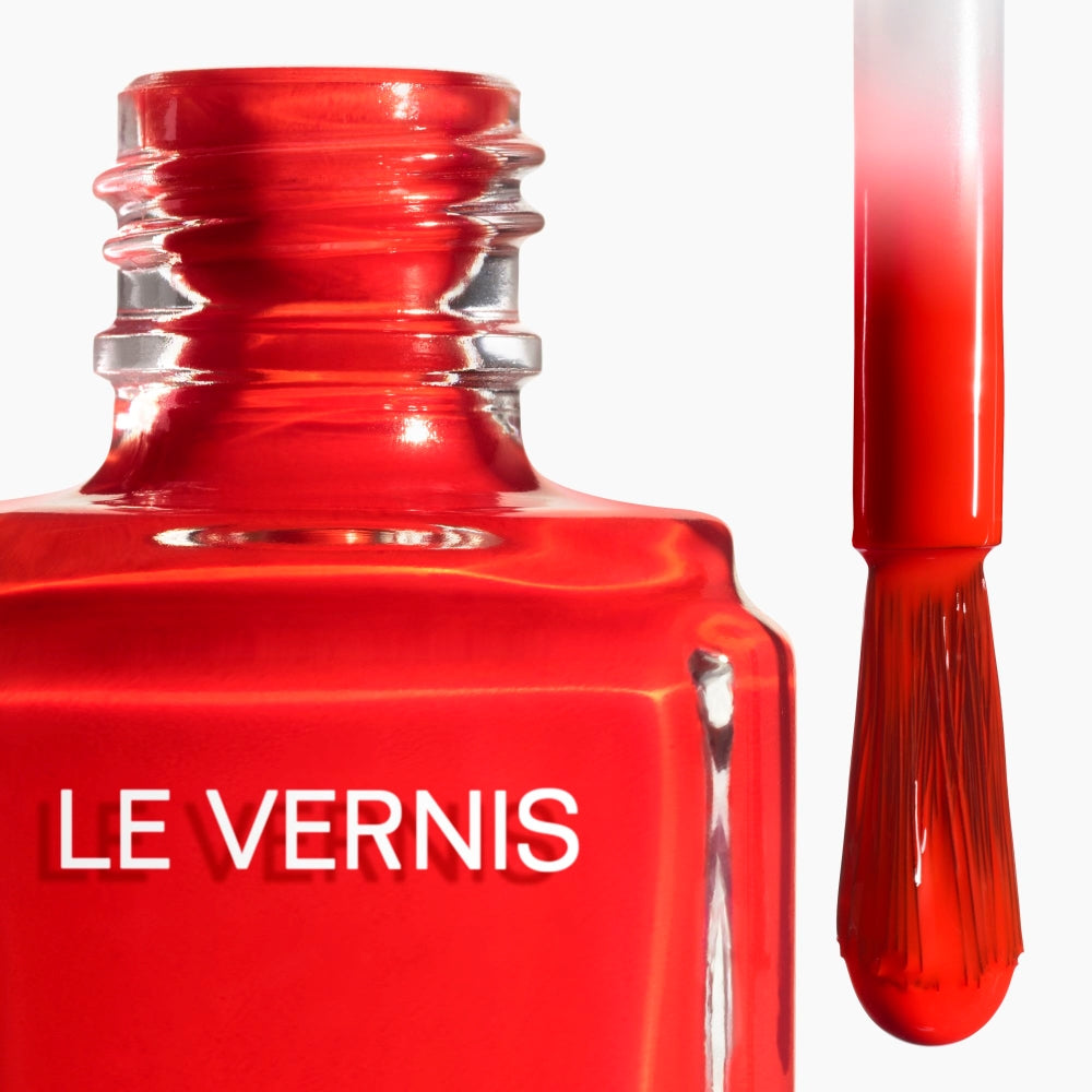 LE VERNIS